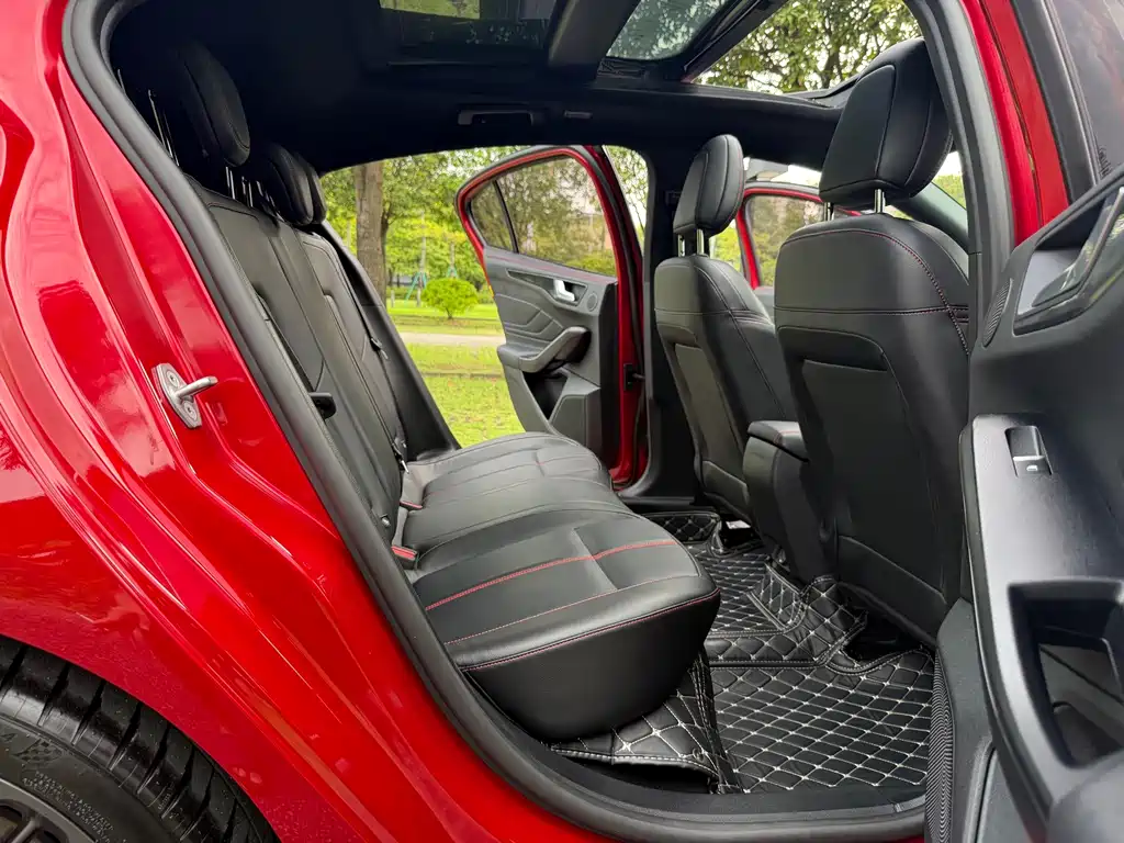 Ford Focus — миниатюра 14