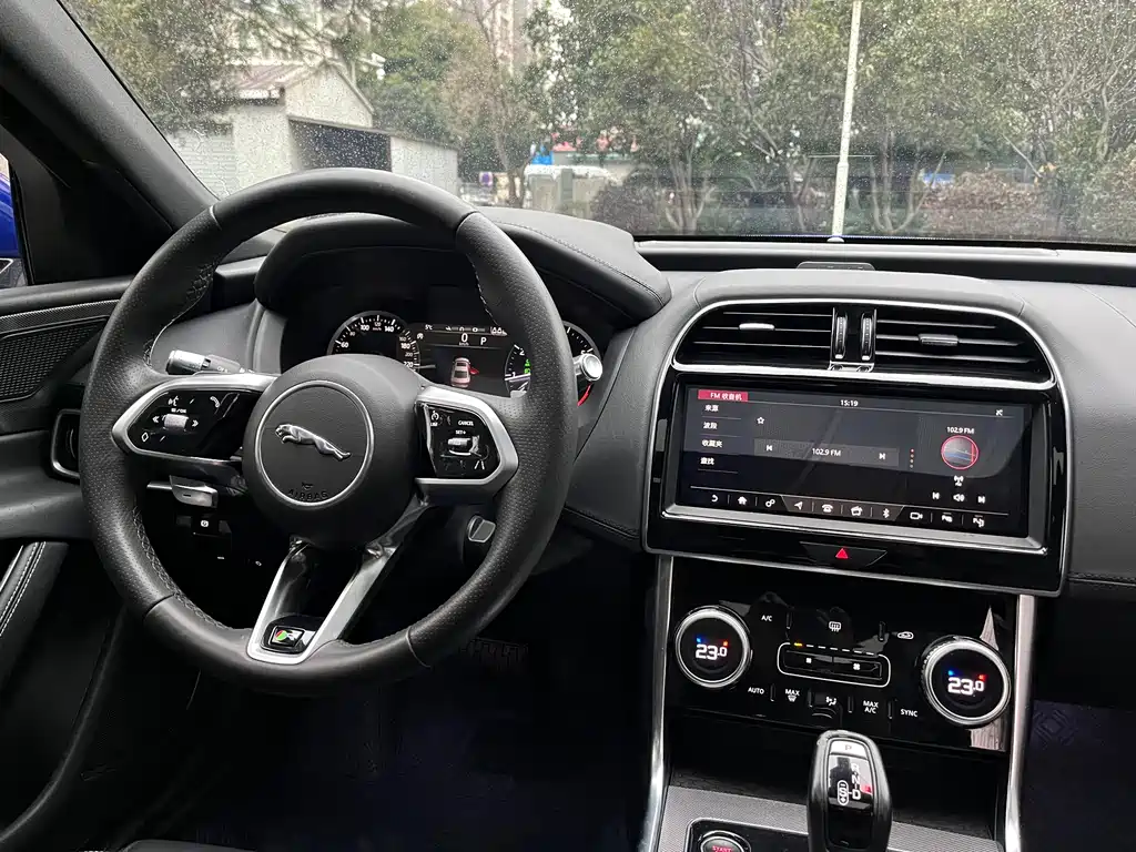 Jaguar XEL — миниатюра 7
