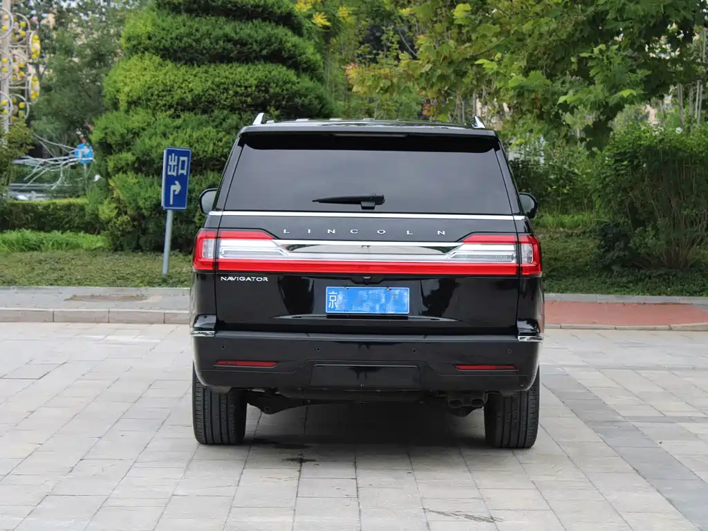 Lincoln Navigator — миниатюра 5