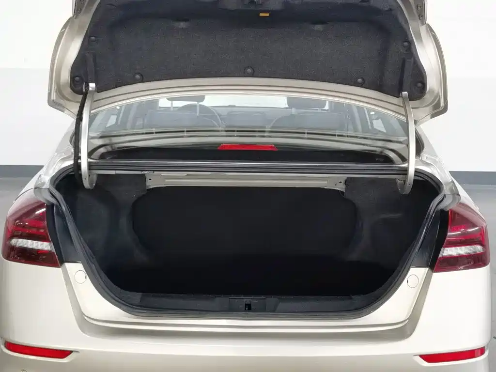 Geely Emgrand — миниатюра 16