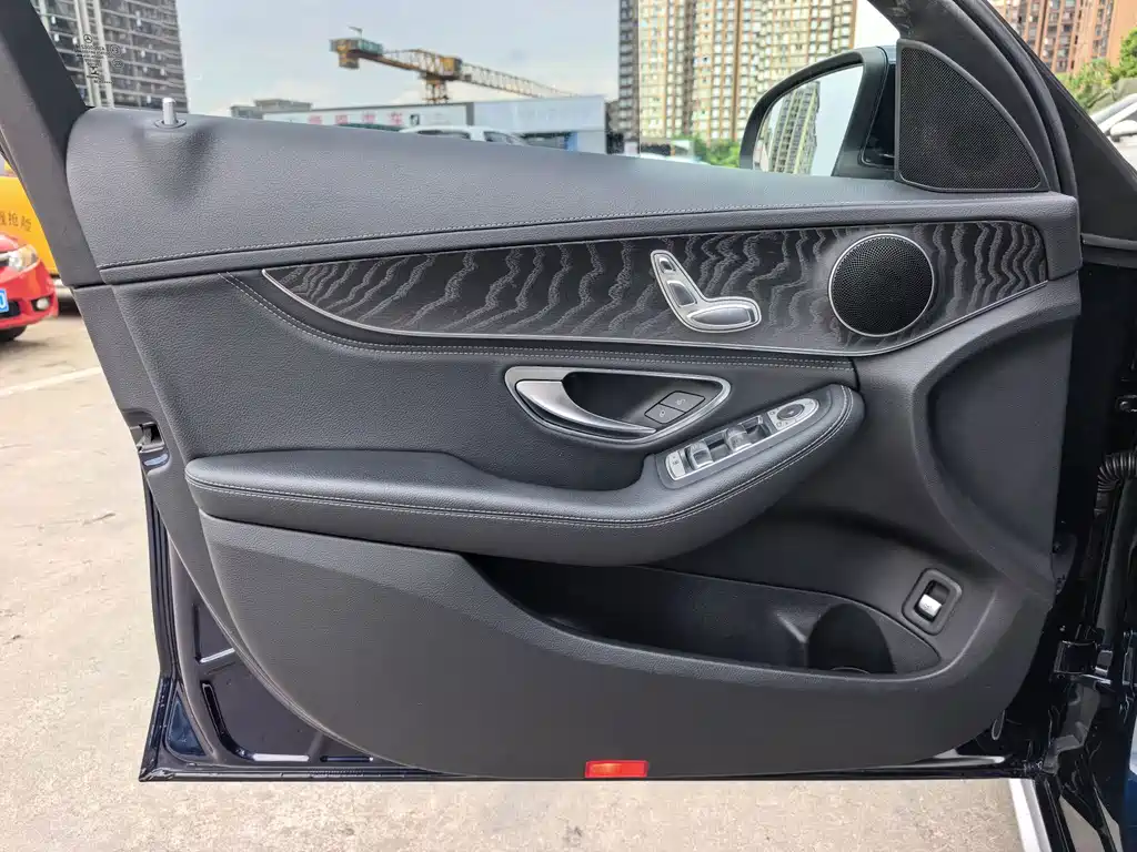 Mercedes-Benz C-Class — миниатюра 11