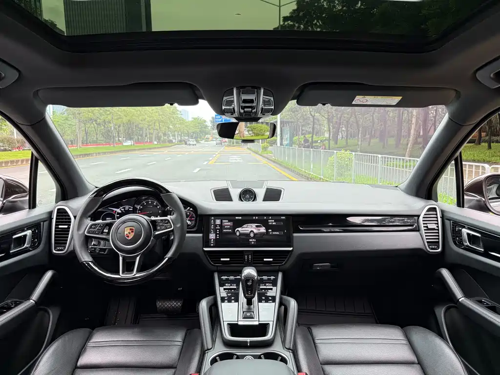 Porsche Cayenne — миниатюра 5