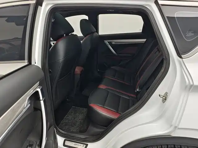 Geely Binyue — миниатюра 13