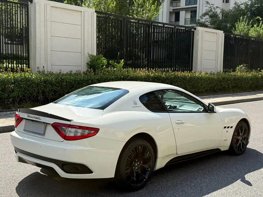 Maserati GranTurismo — миниатюра 4