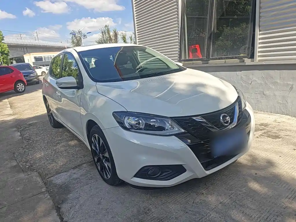 Nissan Tiida — миниатюра 4