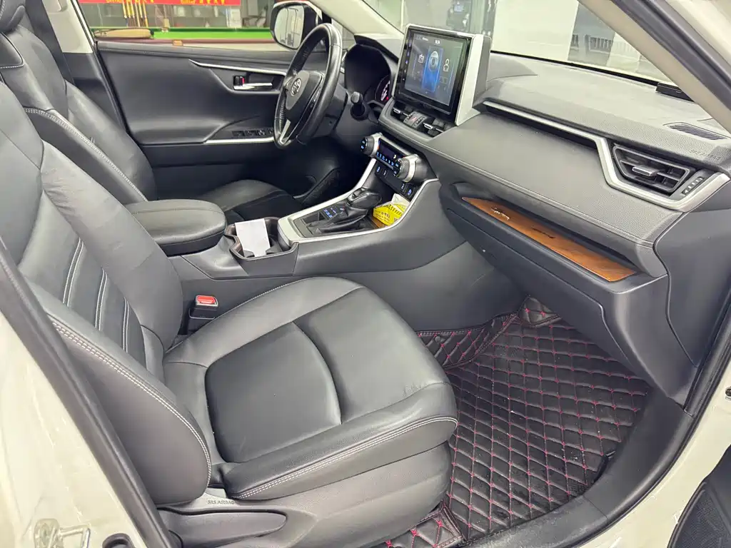 Toyota RAV4 — миниатюра 14