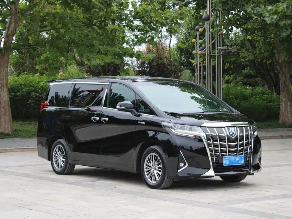 Toyota Alphard — миниатюра 3