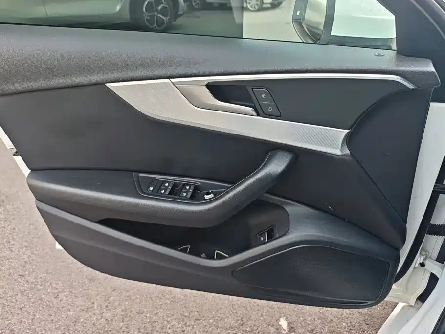 Audi A4L — миниатюра 7
