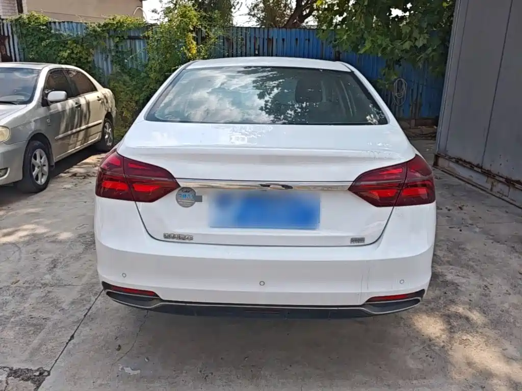 Geely Emgrand — миниатюра 6