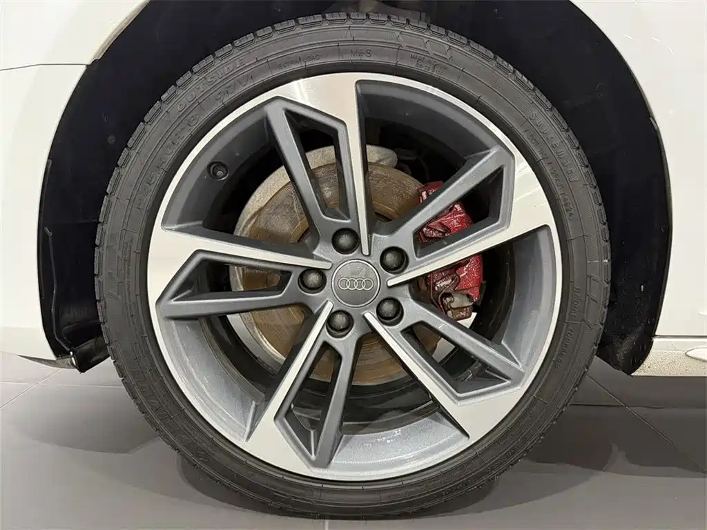 Audi A4L — миниатюра 13