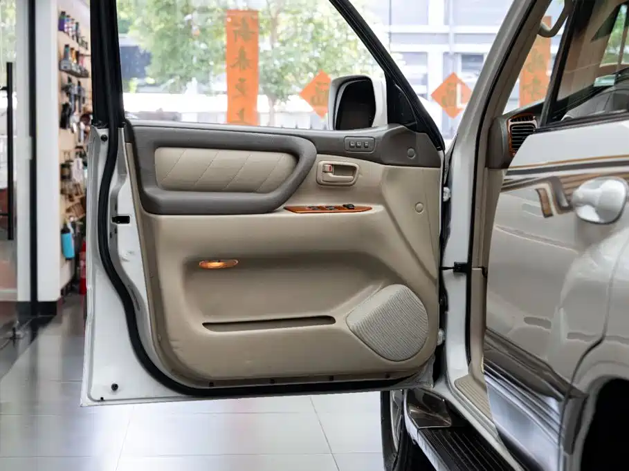 Toyota Land Cruiser — миниатюра 11