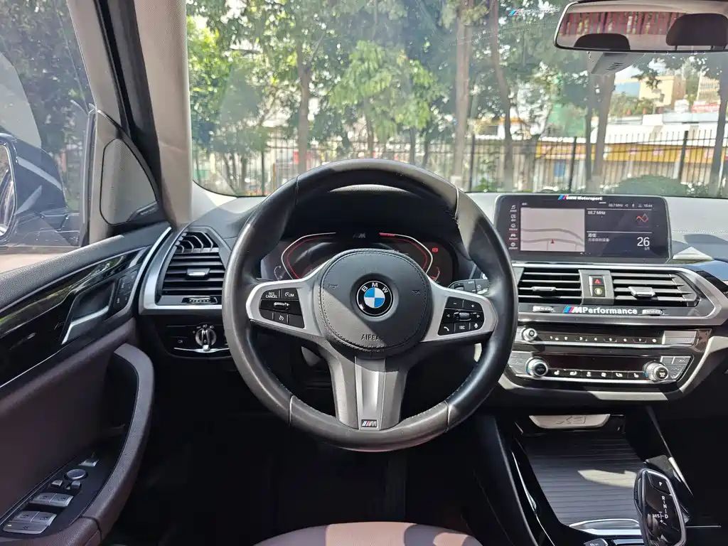 BMW X3 — миниатюра 10