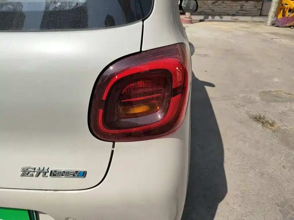 Wuling MINIEV — миниатюра 8