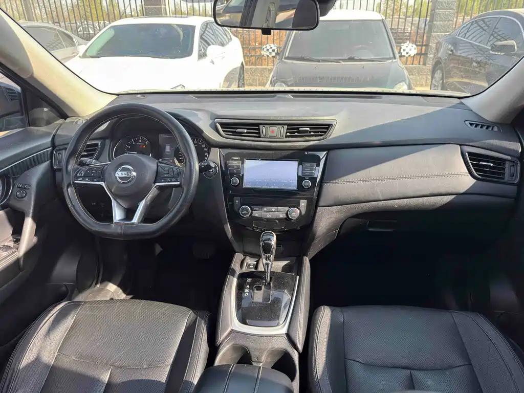 Nissan X-Trail 2017 2.5L CVT Luxury 4WD