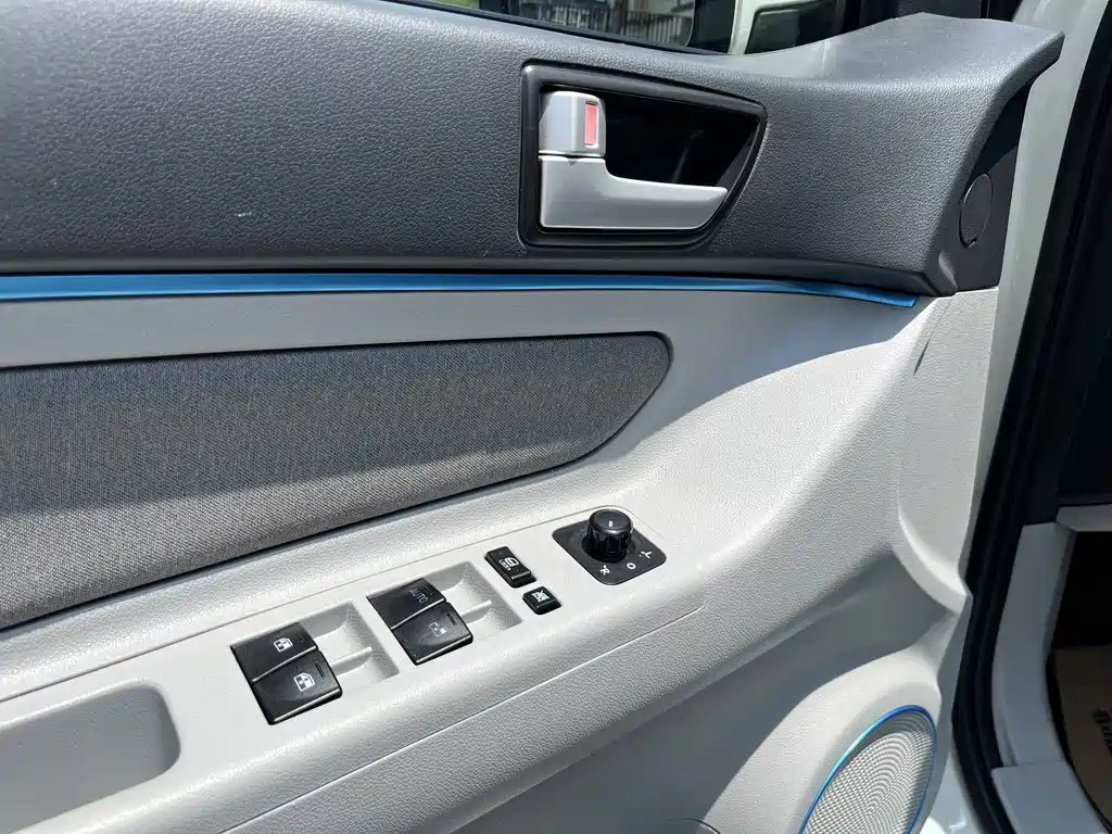 BAIC New Energy EV — миниатюра 7