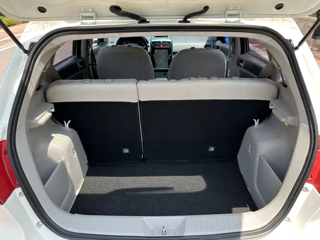 BAIC New Energy EV — миниатюра 21