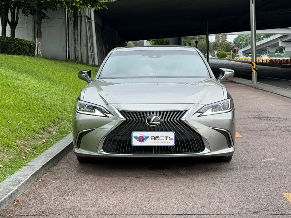 Lexus ES — миниатюра 2