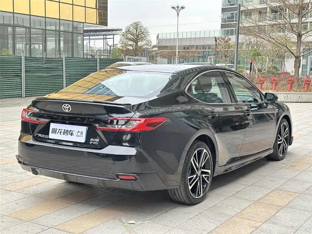 TOYOTA CAMRY