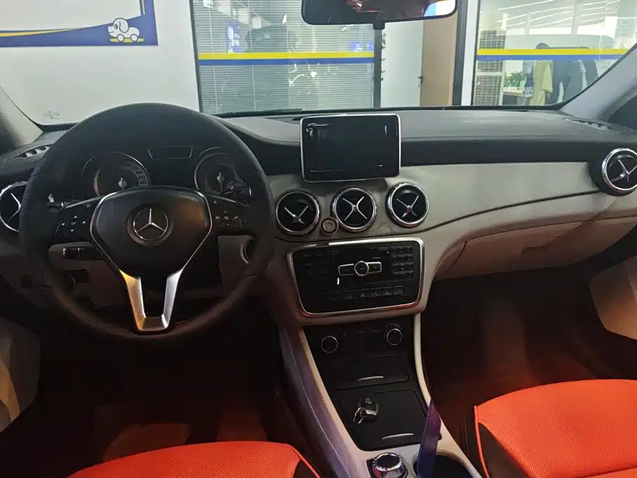 Mercedes-Benz GLA — миниатюра 12