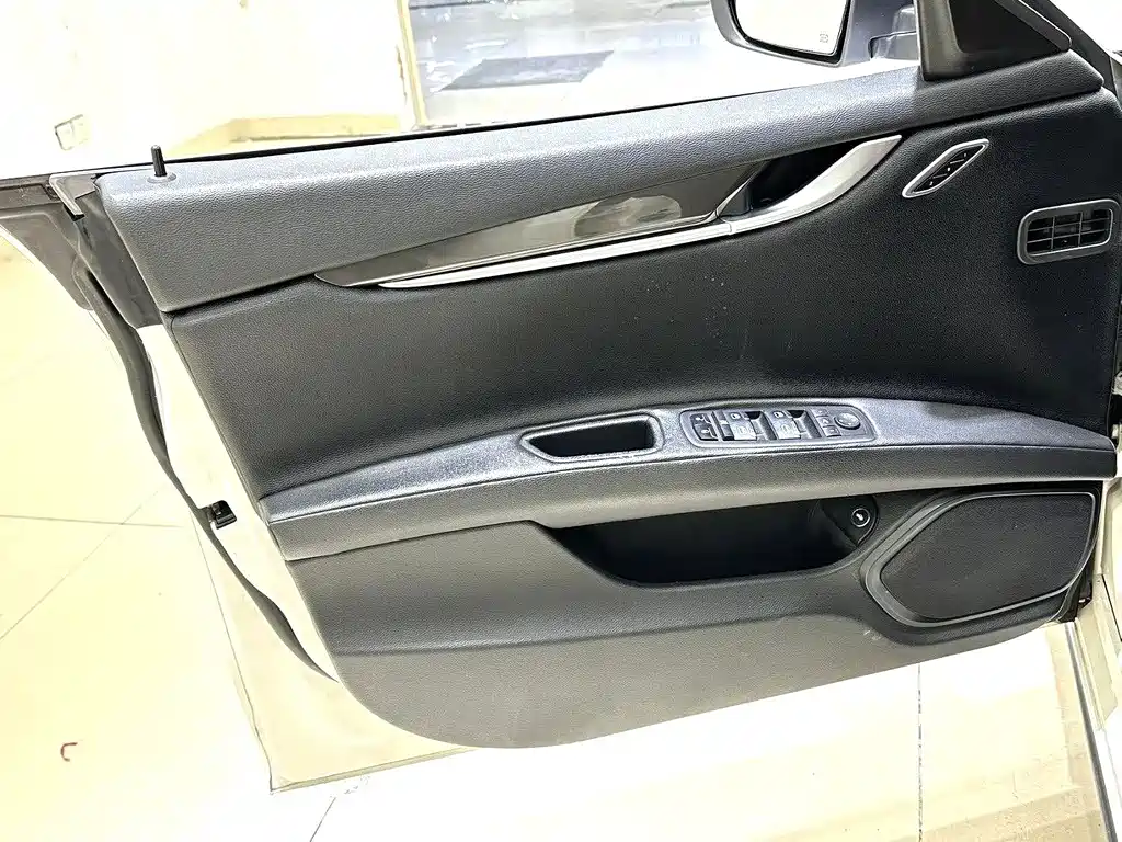 Maserati Ghibli — миниатюра 4