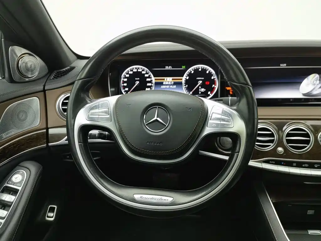 Mercedes-Benz S-Class — миниатюра 11