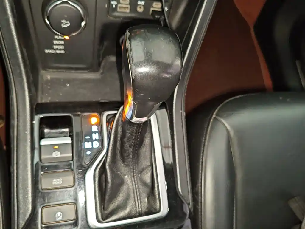 Jeep Grand Commander — миниатюра 14