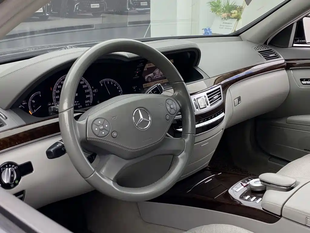 Mercedes-Benz S-Class — миниатюра 31