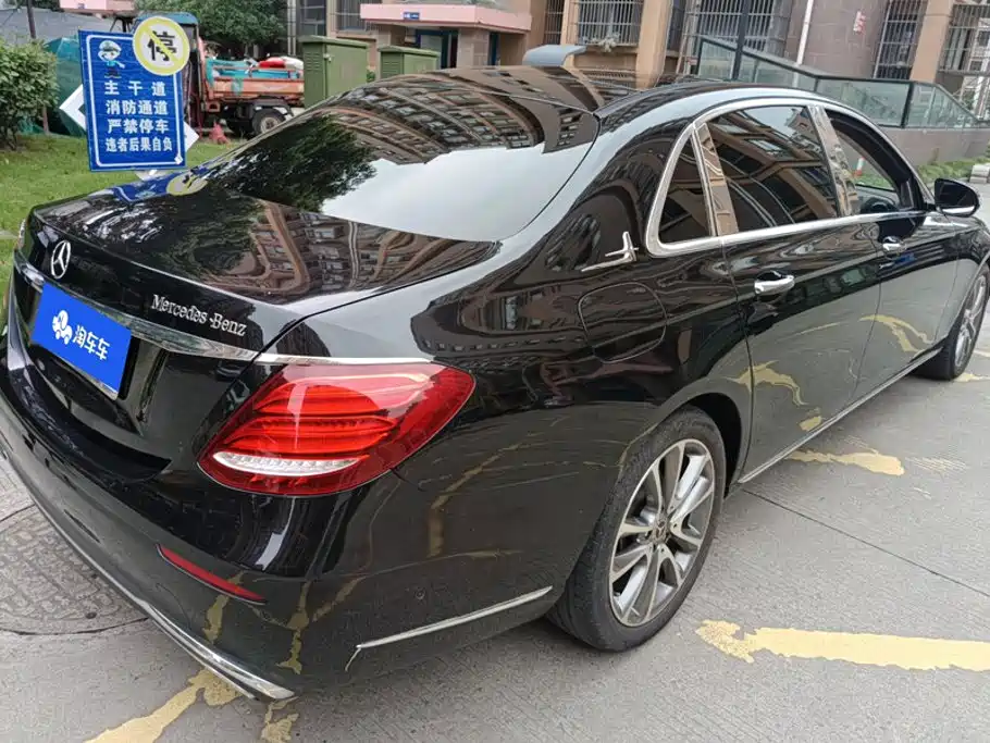 Mercedes-Benz E-Class — миниатюра 3