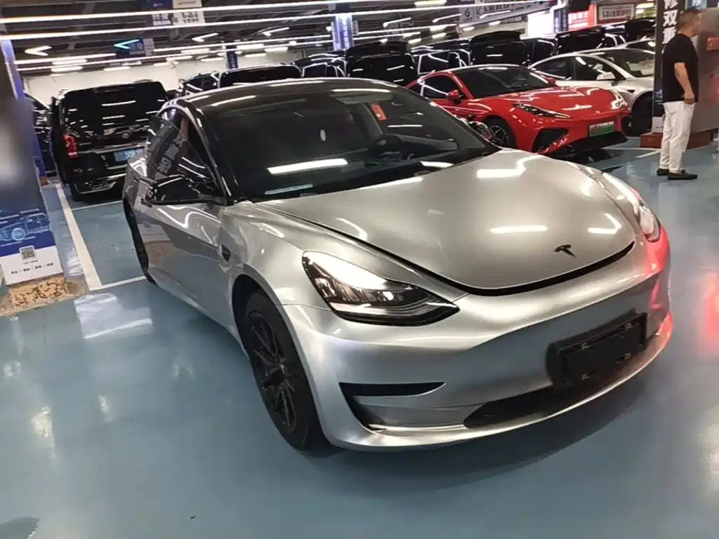 Tesla Model 3 — миниатюра 4