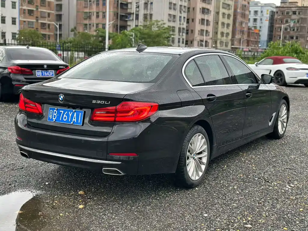 BMW 5 Series — миниатюра 6
