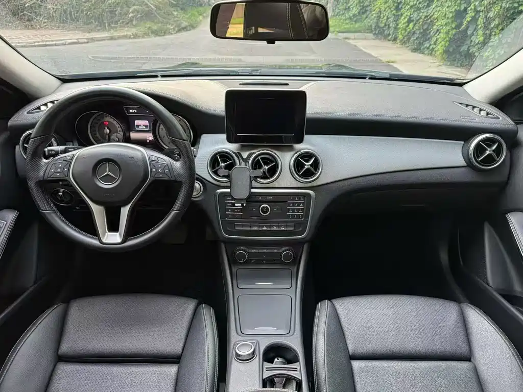 Mercedes-Benz GLA — миниатюра 8