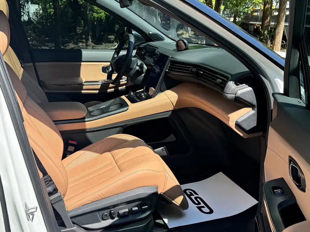 NIO ES8 — миниатюра 16