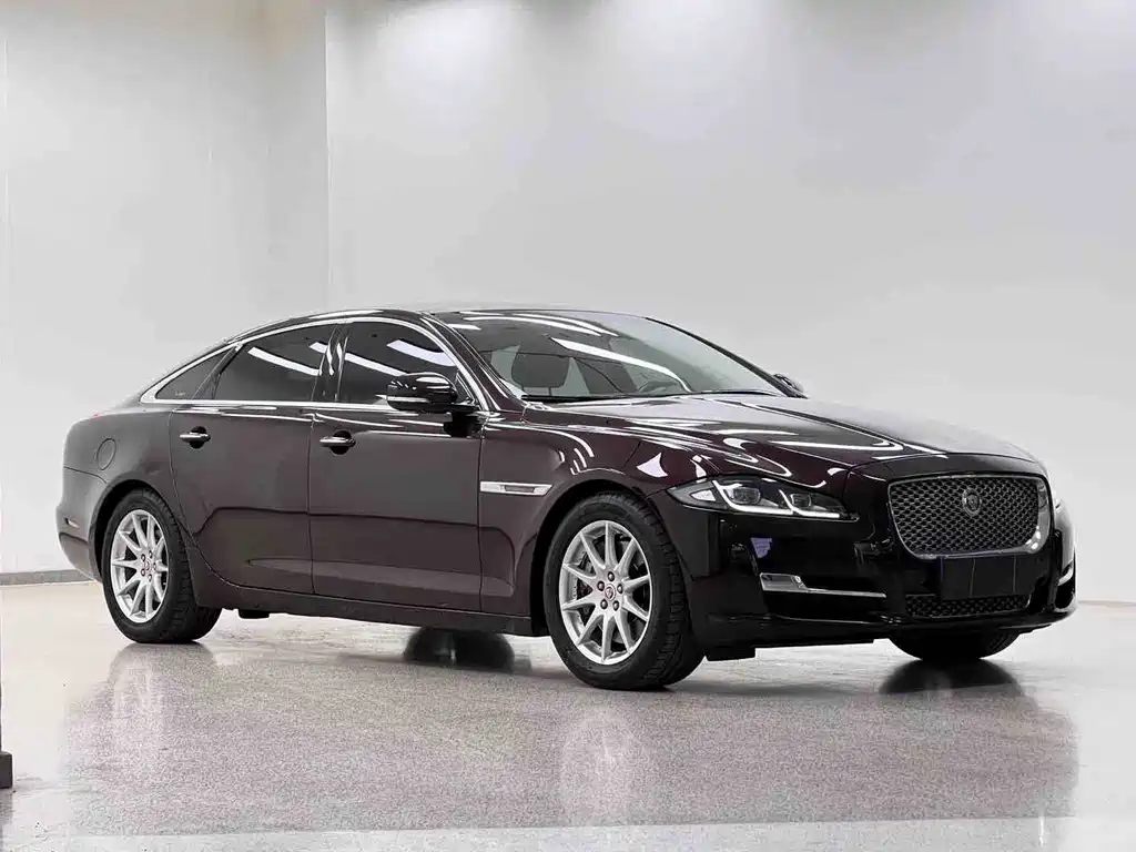 Jaguar XJ — миниатюра 3