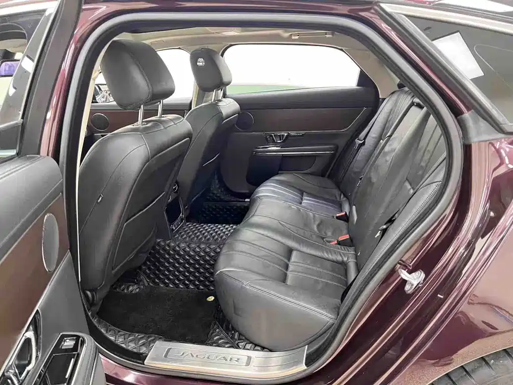 Jaguar XJ — миниатюра 14
