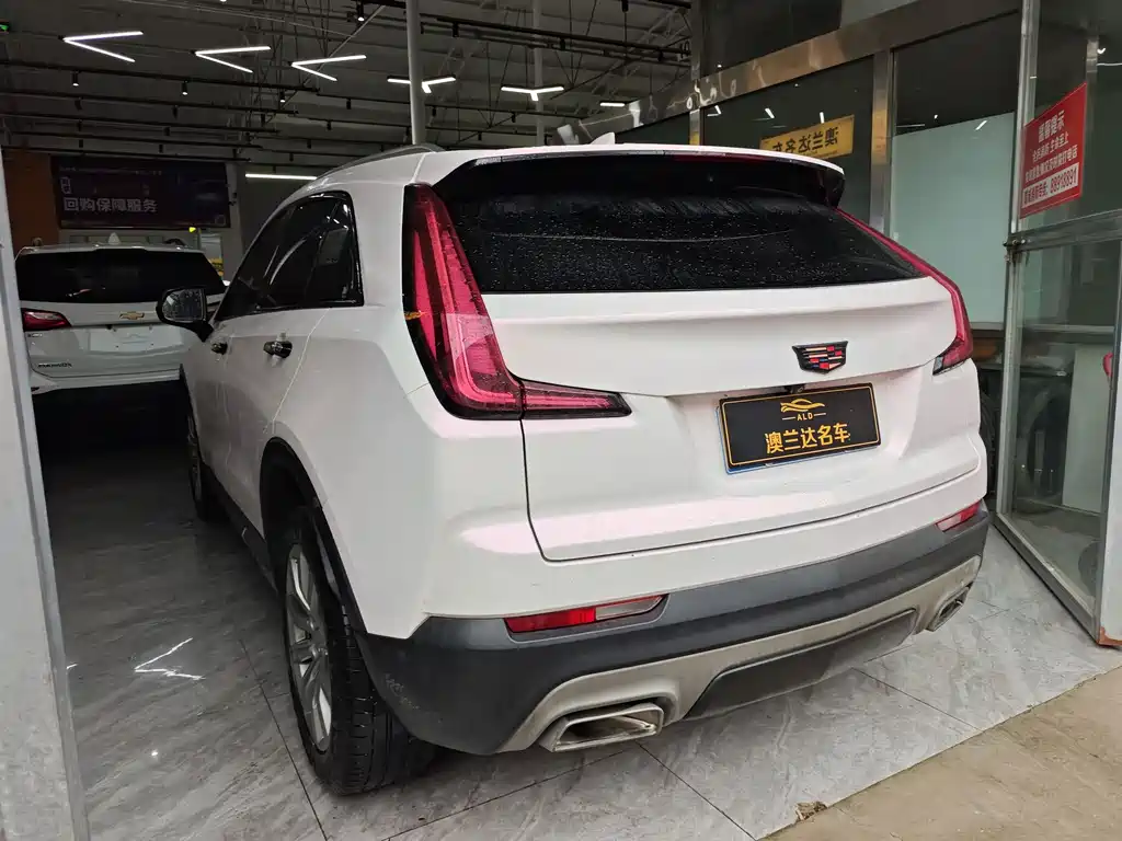 Cadillac XT4 — миниатюра 6