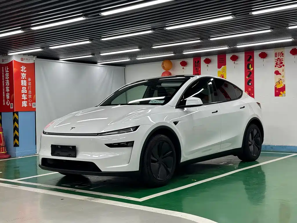 Tesla Model Y 2025