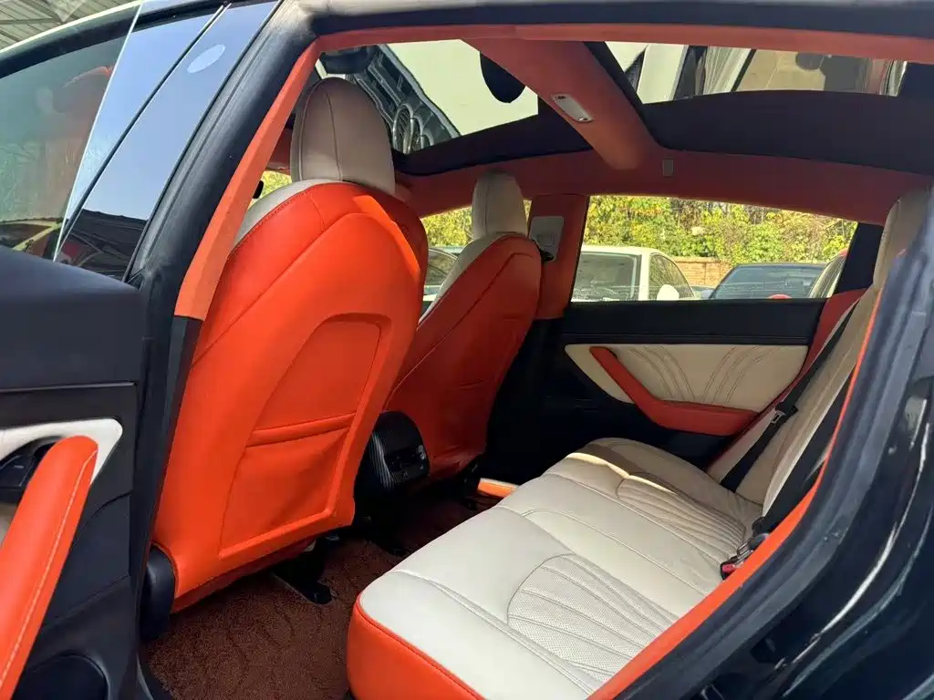 Tesla Model 3 — миниатюра 8