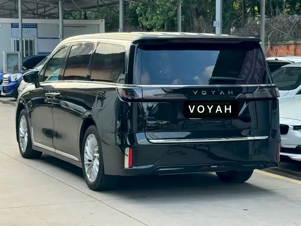 VOYAH Dreamer — миниатюра 3