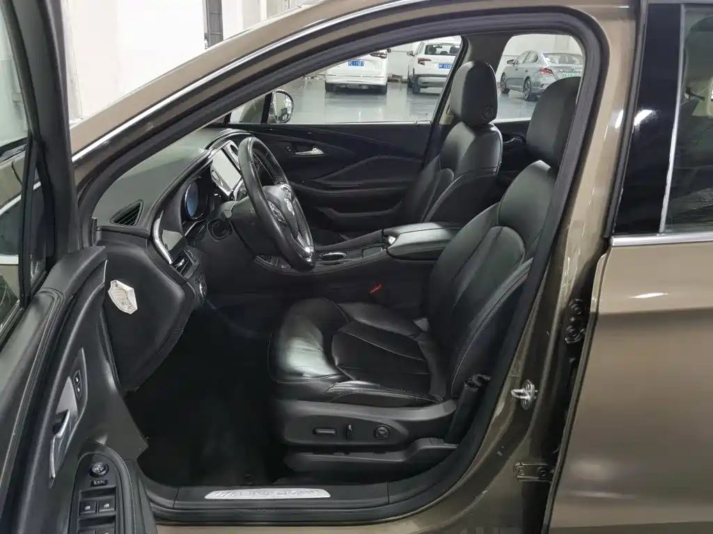 Buick Envision Plus — миниатюра 10