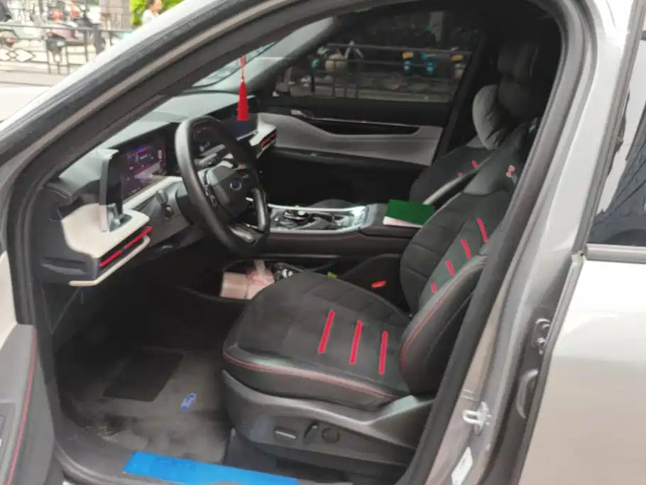 Ford Edge — миниатюра 9