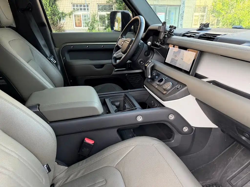 Land Rover Defender — миниатюра 14