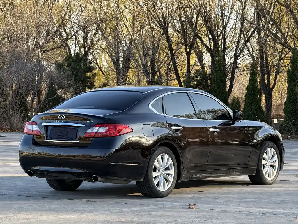 Infiniti M — миниатюра 7