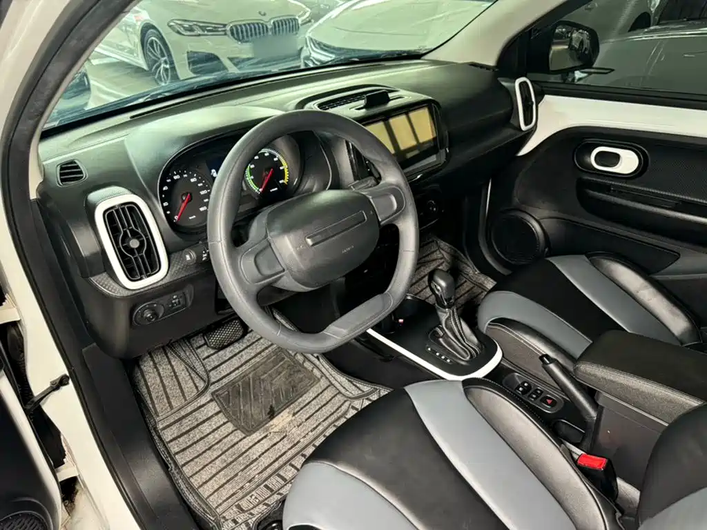 Roewe Clever — миниатюра 6