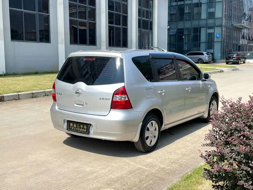 Nissan Livina — миниатюра 5