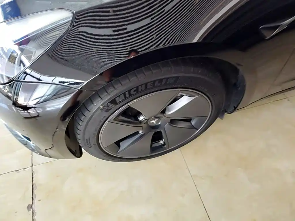 Tesla Model 3 — миниатюра 23