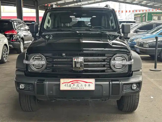 2025 TANK 300