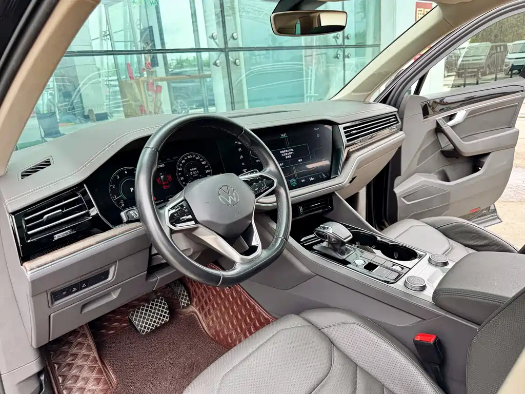 Volkswagen Touareg — миниатюра 10