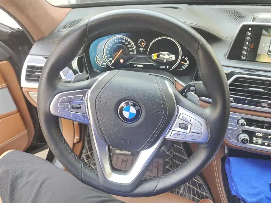 BMW 7 Series — миниатюра 15