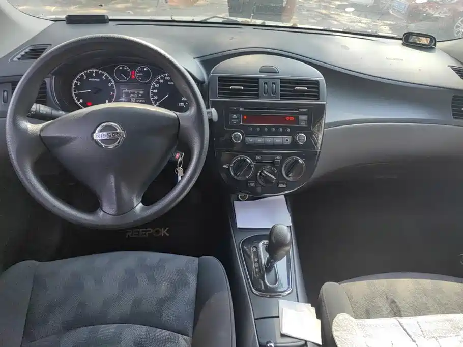 Nissan Tiida — миниатюра 12