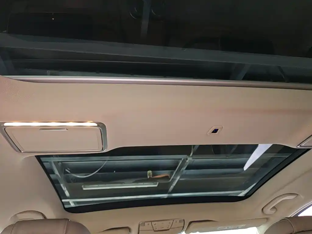 Mercedes-Benz S-Class — миниатюра 18